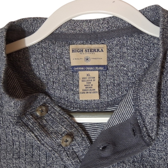 High Sierra Sz. XL Gray Long Sleeve Sweater. Three Button Up V-Neck - Picture 3 of 11